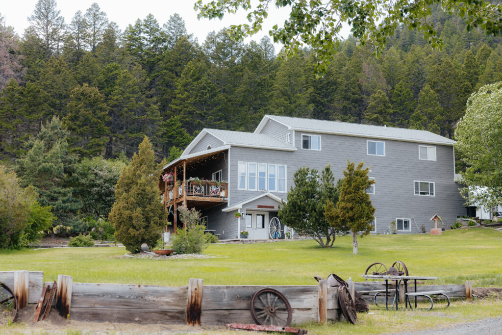 Montana Wedding Venues with Lodging - The Iron Wheel